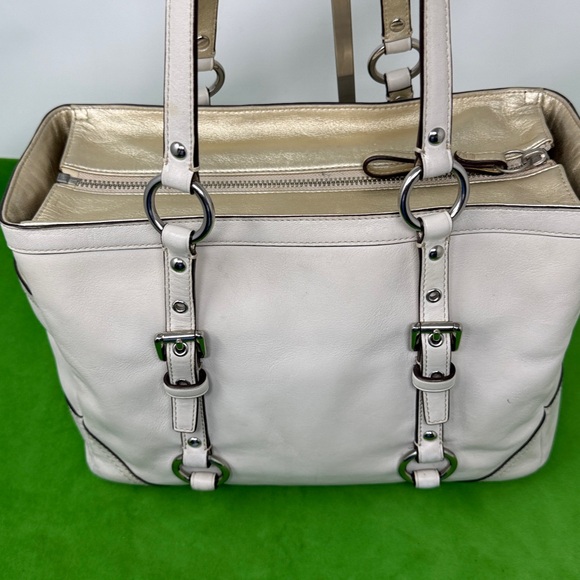 Coach F12343 Ivory and Gold Leather Bag - Picture 5 of 16